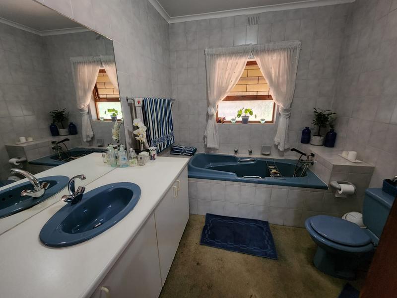 4 Bedroom Property for Sale in Panorama Western Cape